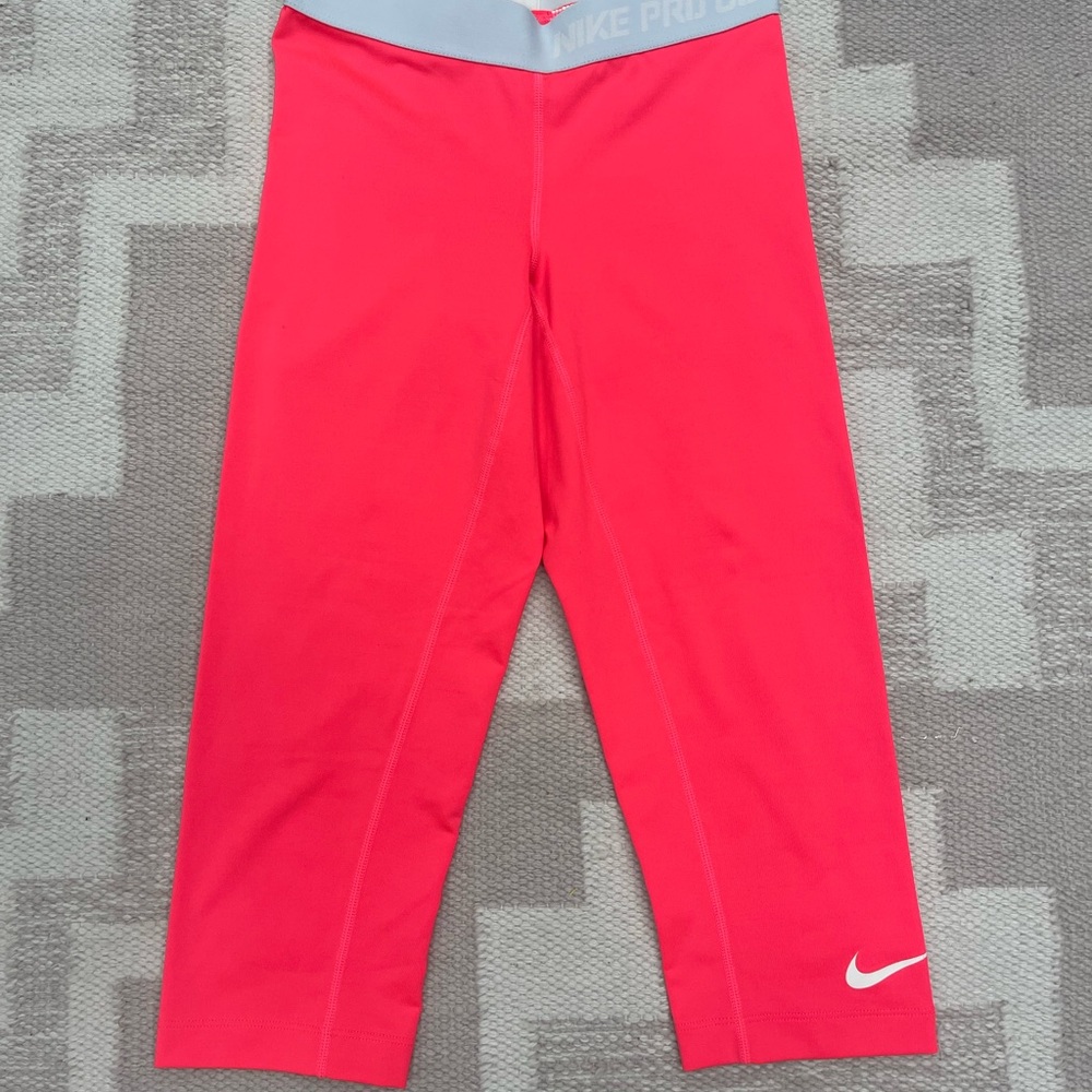 Nike Red and Gray Leggings Sleek Performance Wear